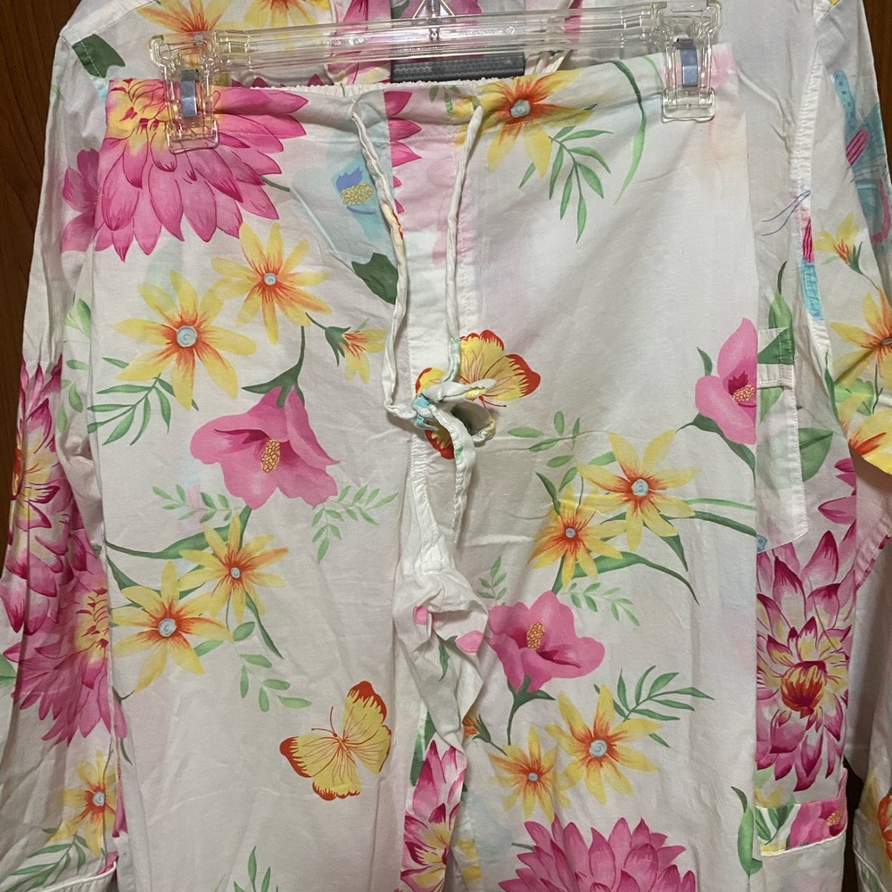 Victoria's Secret White, Pink & Yellow Floral Cotton Light Pajama Set Size Small - Picture 2 of 9